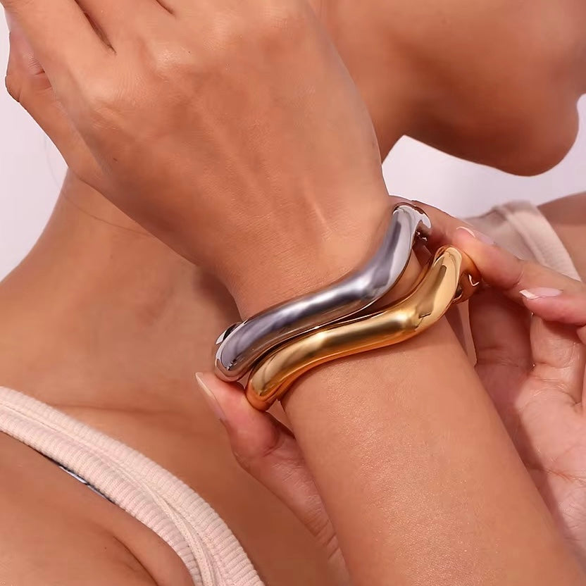 Willow Bangle